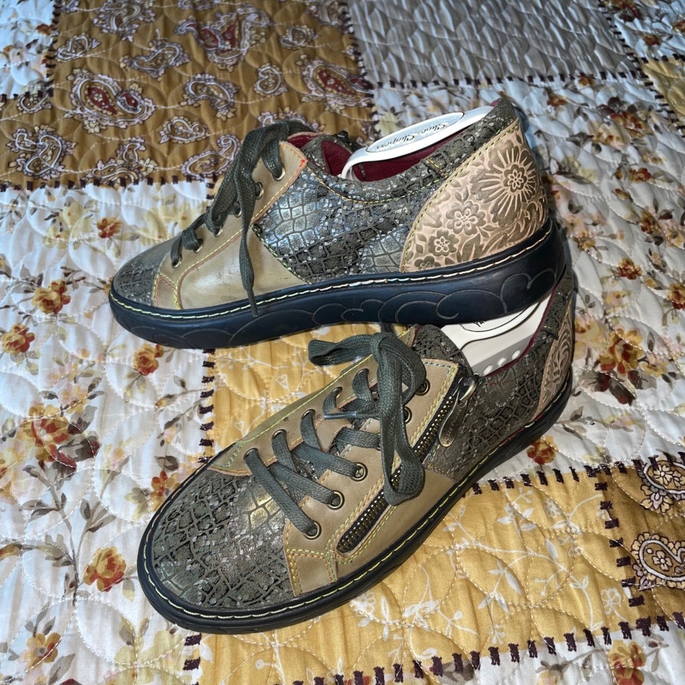 L'Artiste Spring Step Danli Cosmic Olive Multi Leather Floral Sneakers 38 EU 7.5